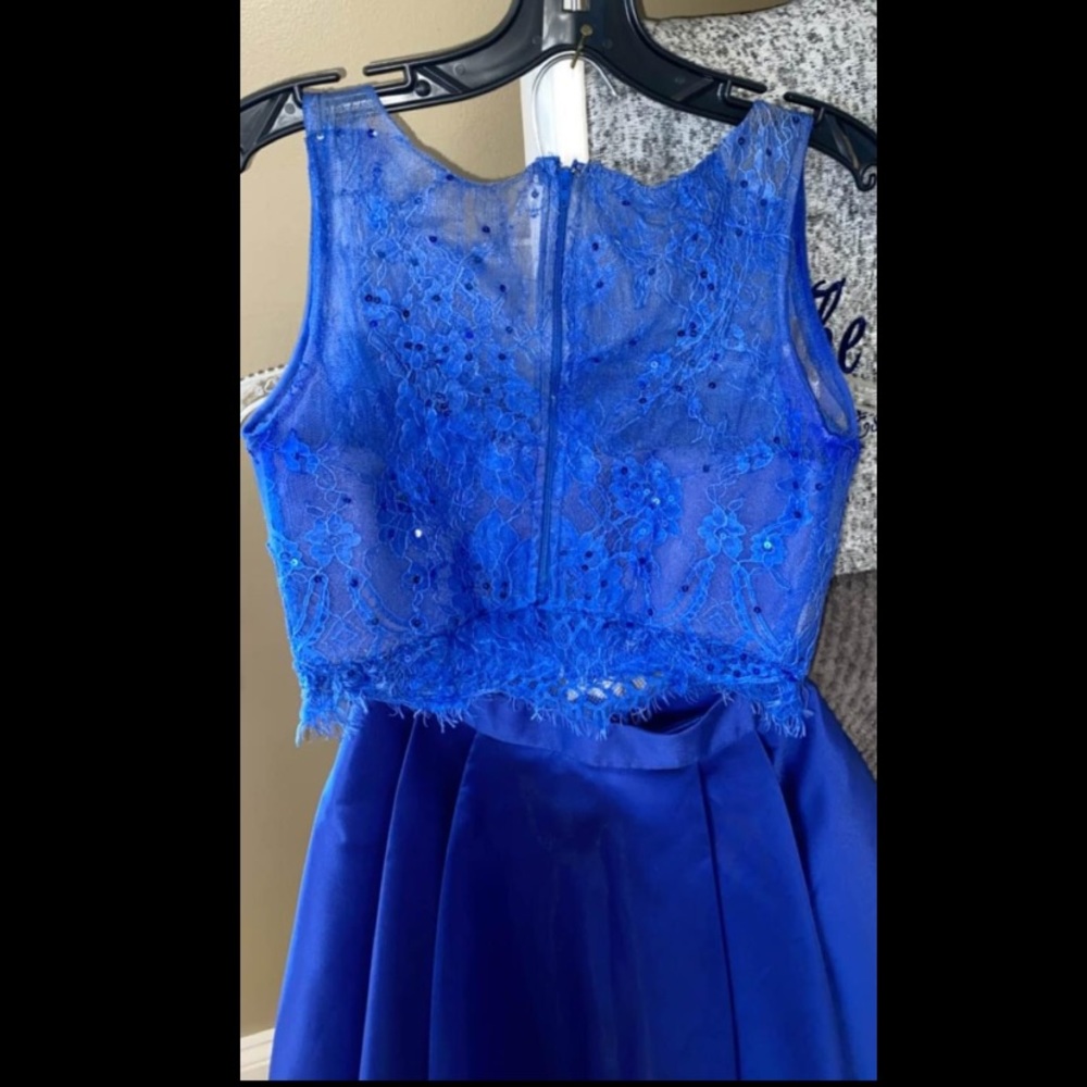 Prom Dress - Picture 2 of 3